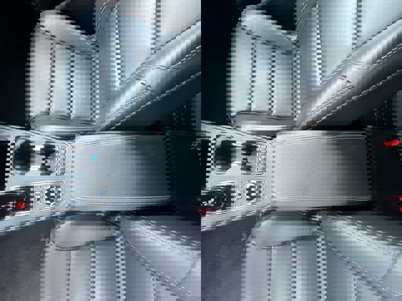 Used 2024 Cadillac XT4 Premium Luxury image 21