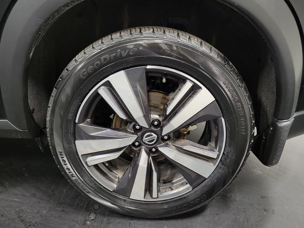 Used 2021 Nissan Rogue Platinum image 10