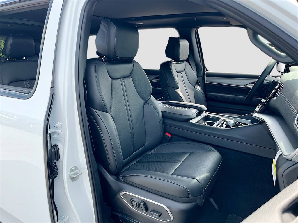 New 2025 Jeep Wagoneer L Series II w/ Premium Group I image 46