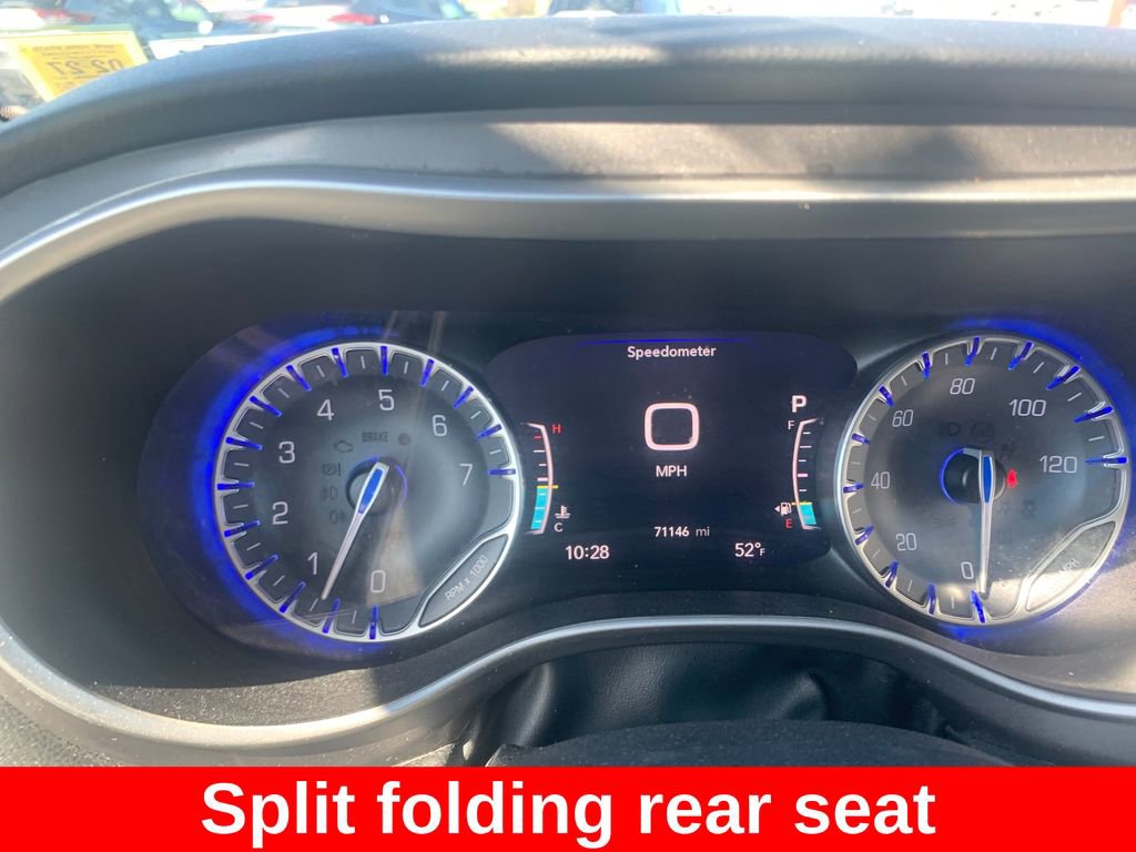 Used 2023 Chrysler Pacifica Touring-L FWD image 26