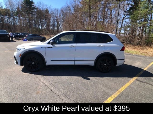 Used 2022 Volkswagen Tiguan SE R-Line AWD/4WD image 3