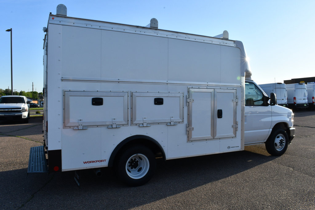New 2027 Ford E-350 and Econoline 350 Super Duty w/ Power Equipment Group RWD image 11