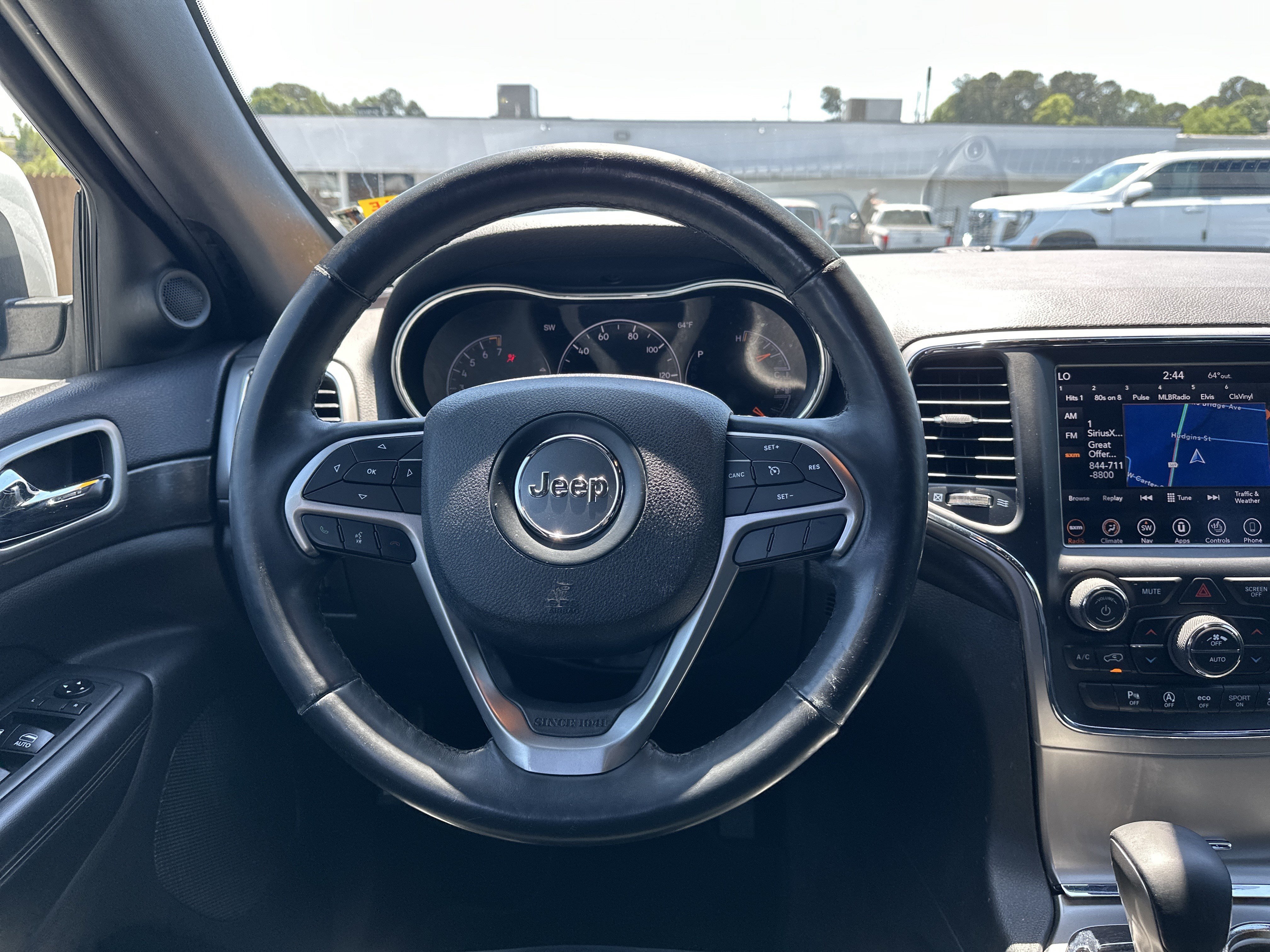 Used 2018 Jeep Grand Cherokee Altitude RWD image 18