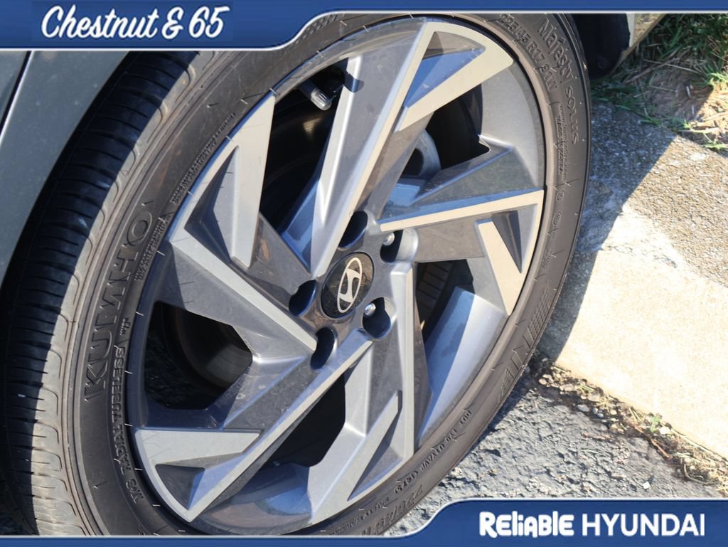 Used 2025 Hyundai Elantra Sport FWD image 24