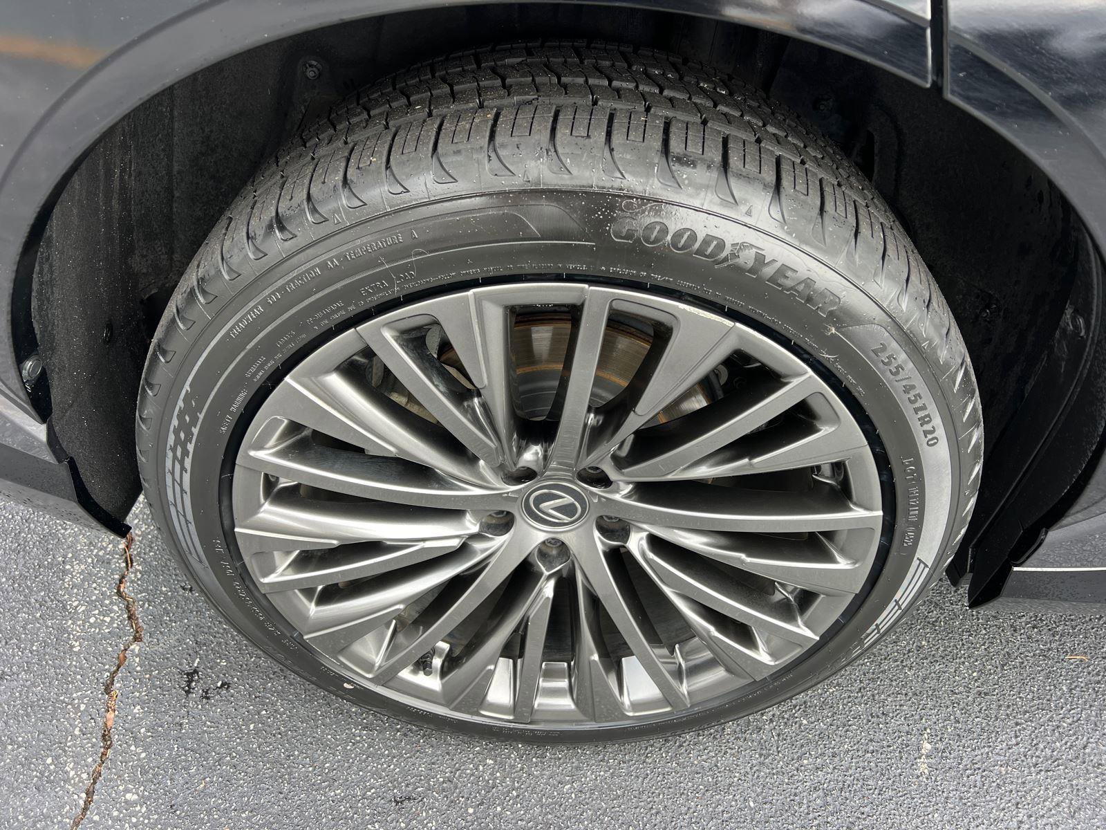 Certified 2023 Lexus RZ 450e Premium w/ Accessory Package (Z1) image 18