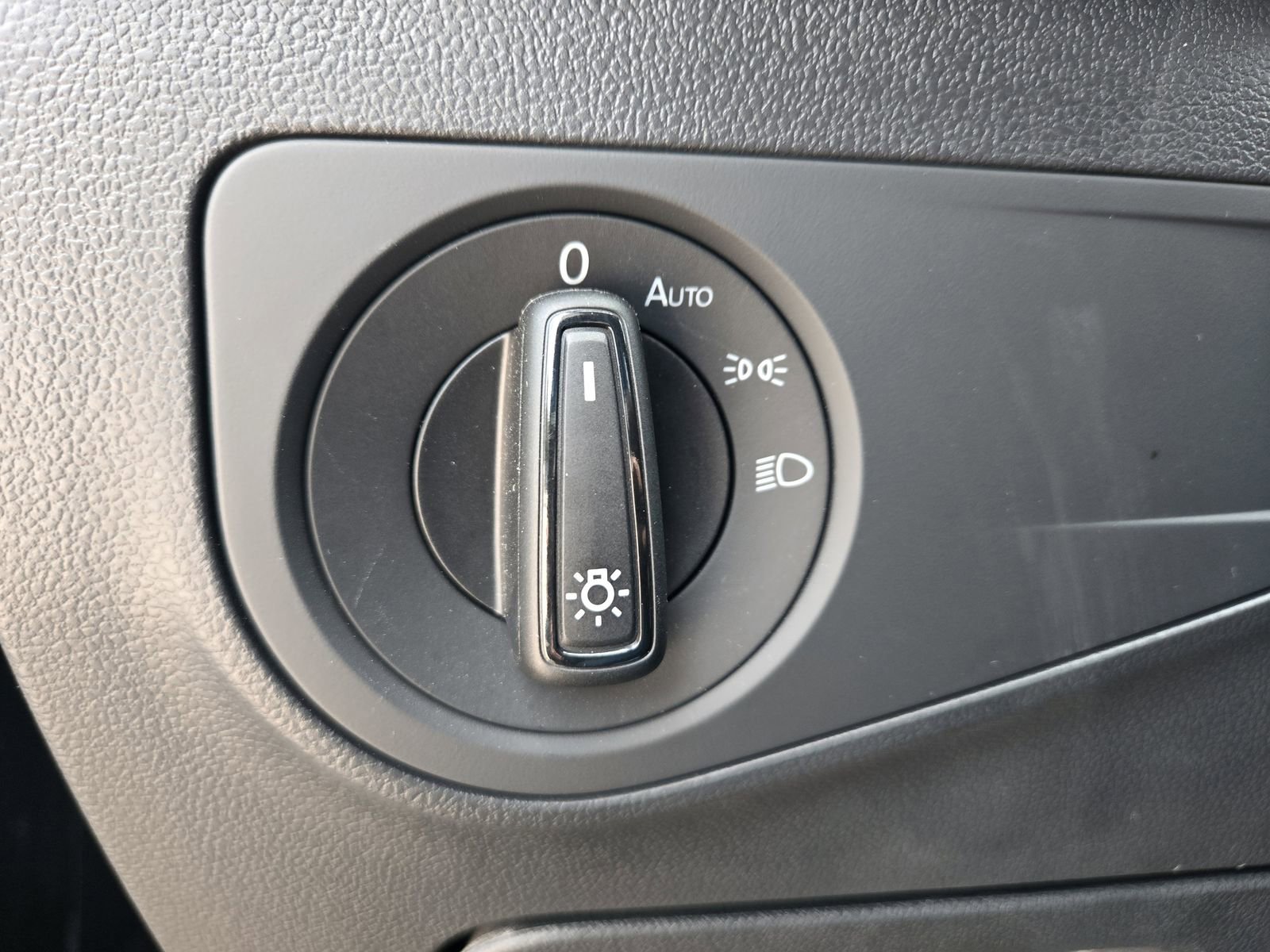 Used 2024 Volkswagen Tiguan S image 16