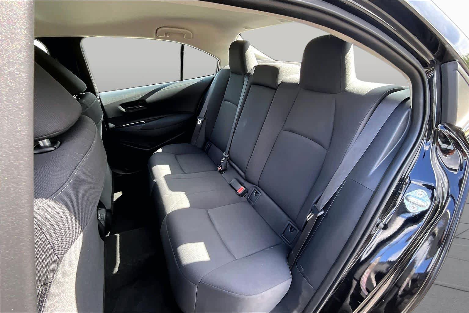 Used 2025 Toyota Corolla LE FWD image 19
