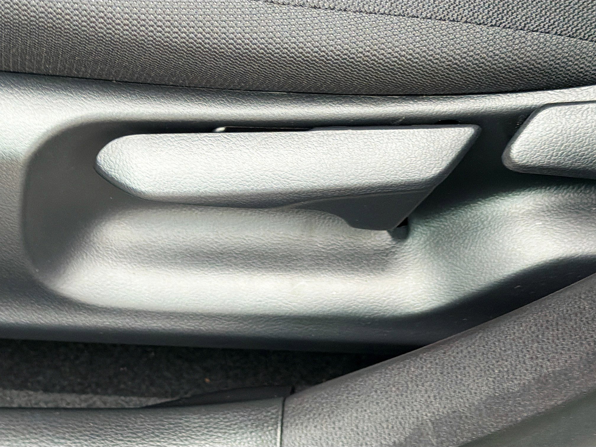 Used 2025 Toyota Corolla LE image 23