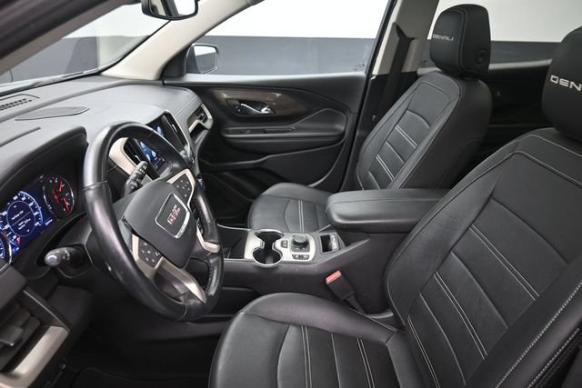 Used 2023 GMC Terrain Denali w/ Denali Premium Package AWD/4WD image 16