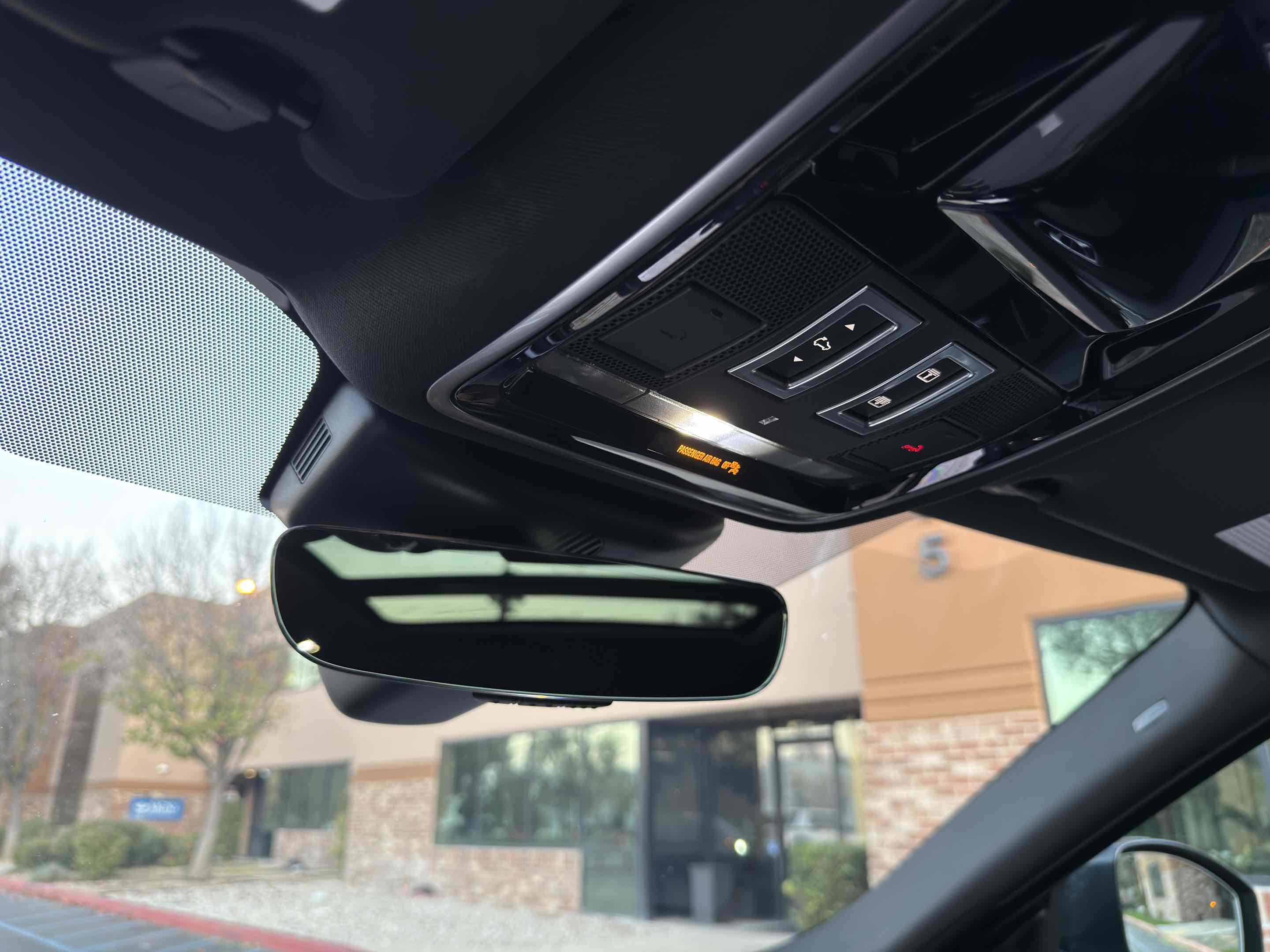 Used 2018 Land Rover Range Rover Velar R-Dynamic SE image 58