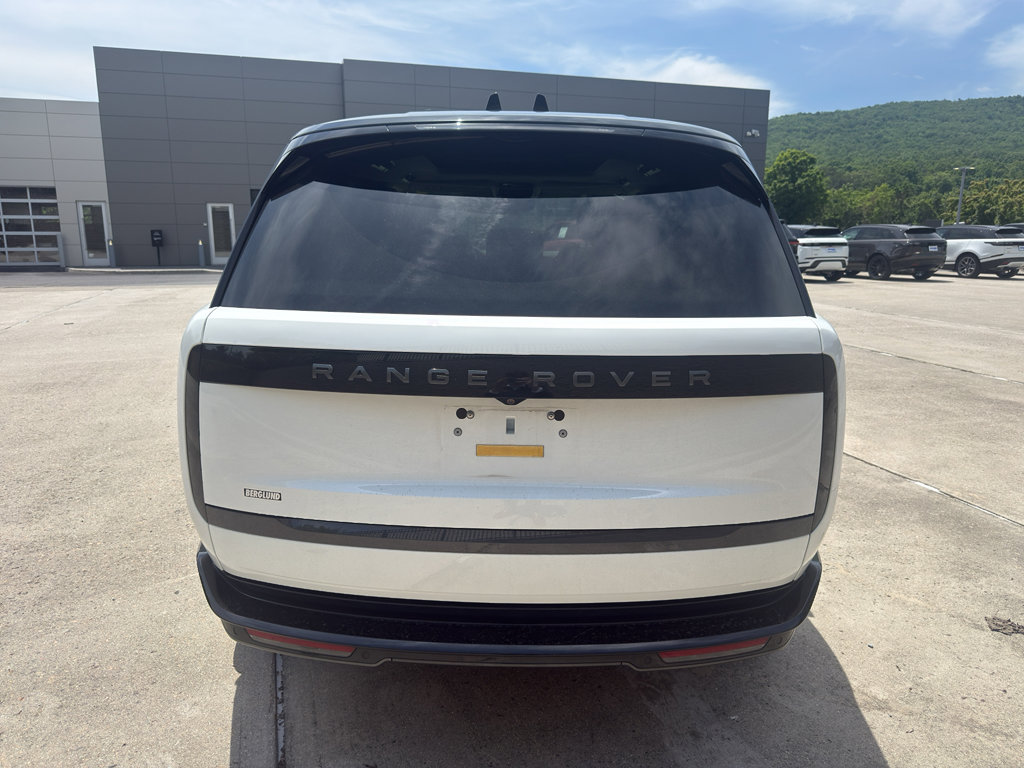 Used 2024 Land Rover Range Rover SE AWD/4WD image 7