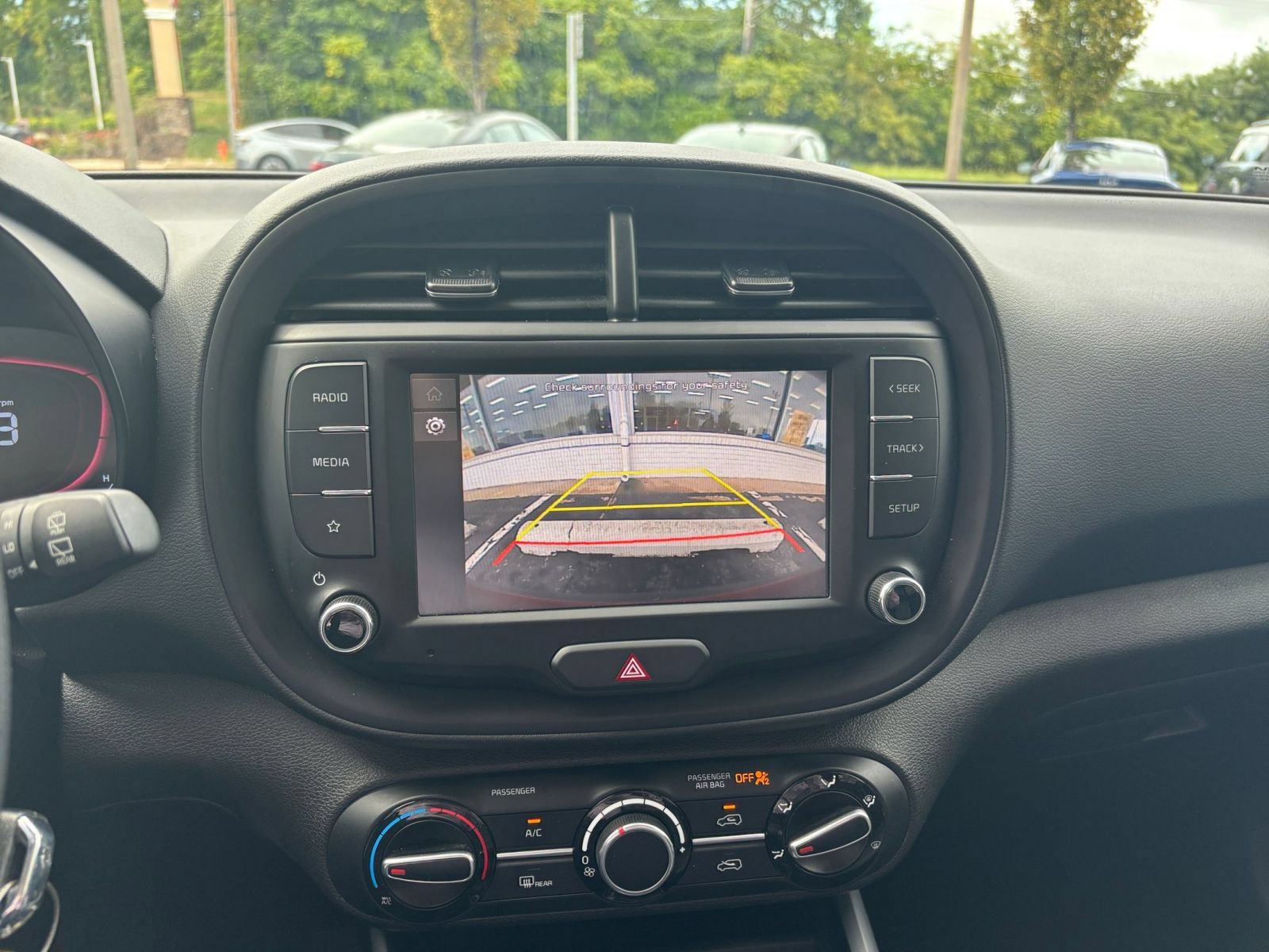Used 2025 Kia Soul LX w/ LX Technology Package FWD image 20