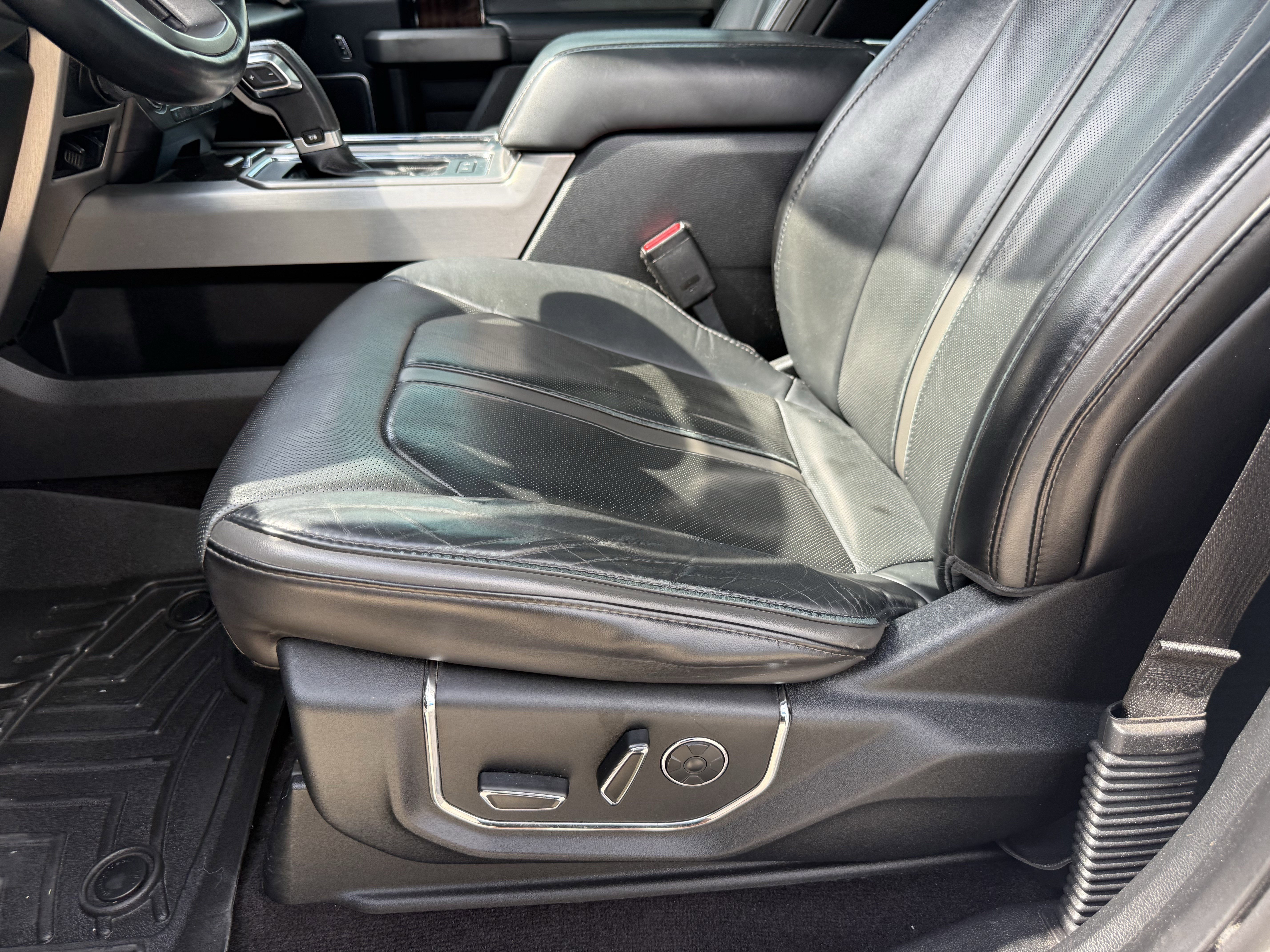 Used 2017 Ford F150 Platinum w/ Equipment Group 701A Luxury image 30