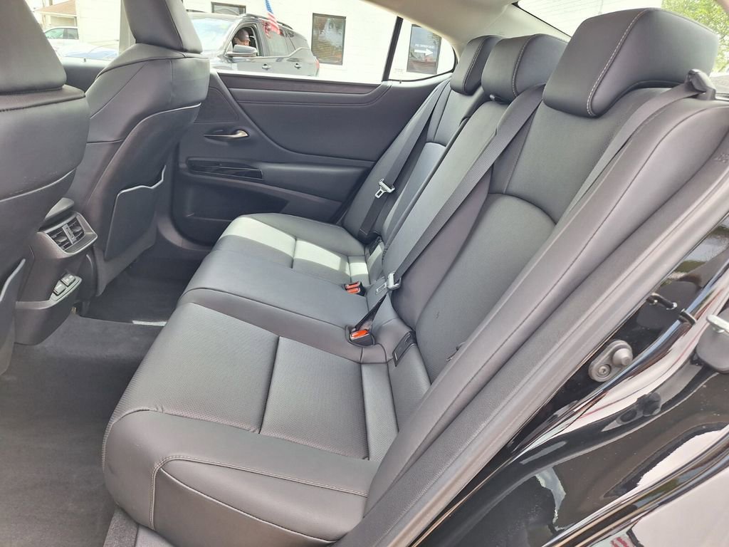 Used 2024 Lexus ES 350 w/ Premium Package image 10
