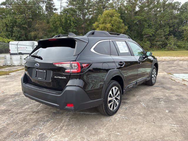 Used 2025 Subaru Outback Premium AWD/4WD image 3