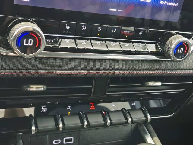 Used 2024 Chevrolet Colorado Z71 w/ Z71 Convenience Package 2 image 24