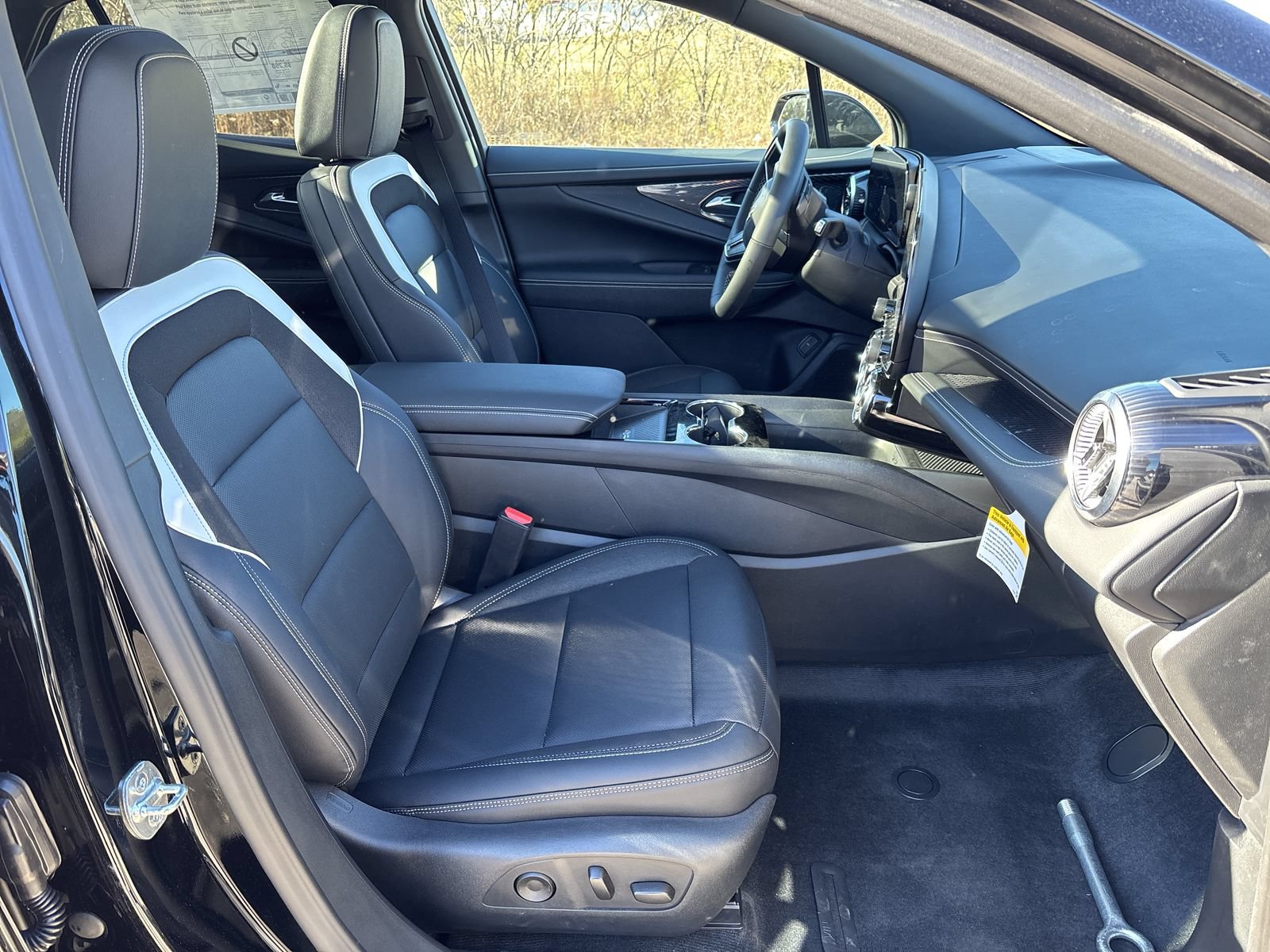 New 2025 Chevrolet Blazer EV LT AWD/4WD image 27