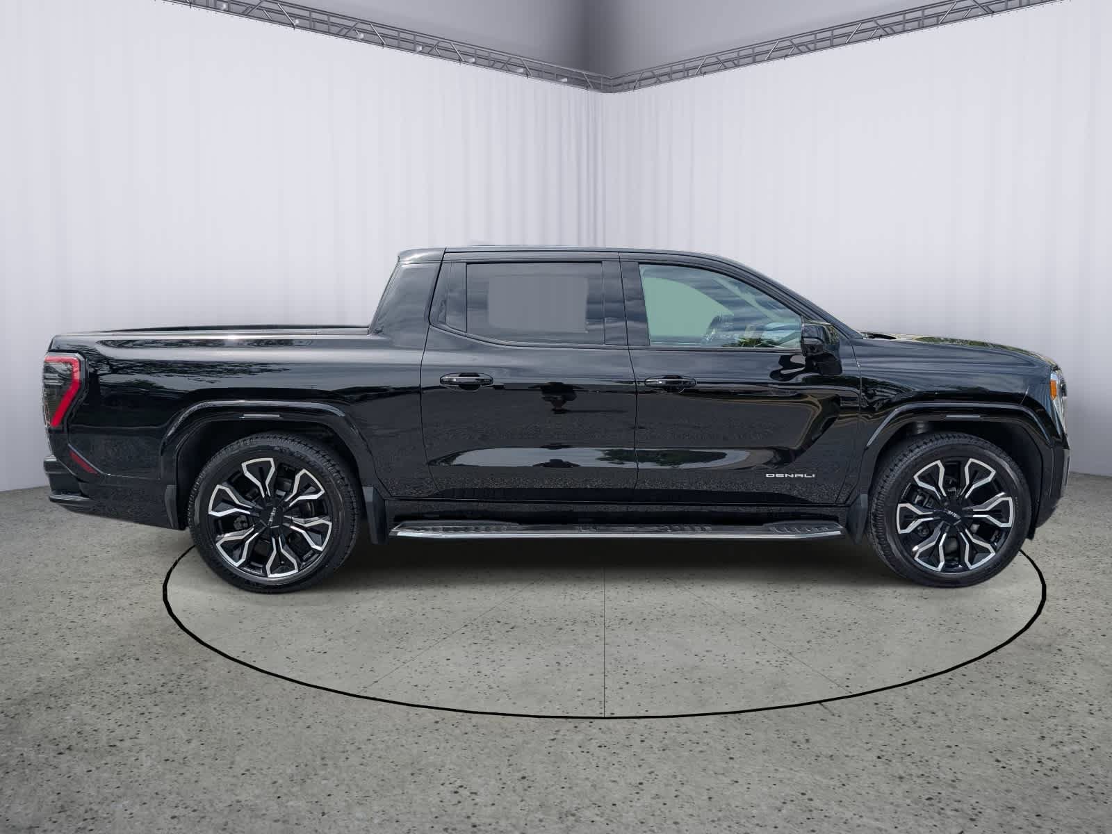 Certified 2025 GMC Sierra EV Denali AWD/4WD image 2
