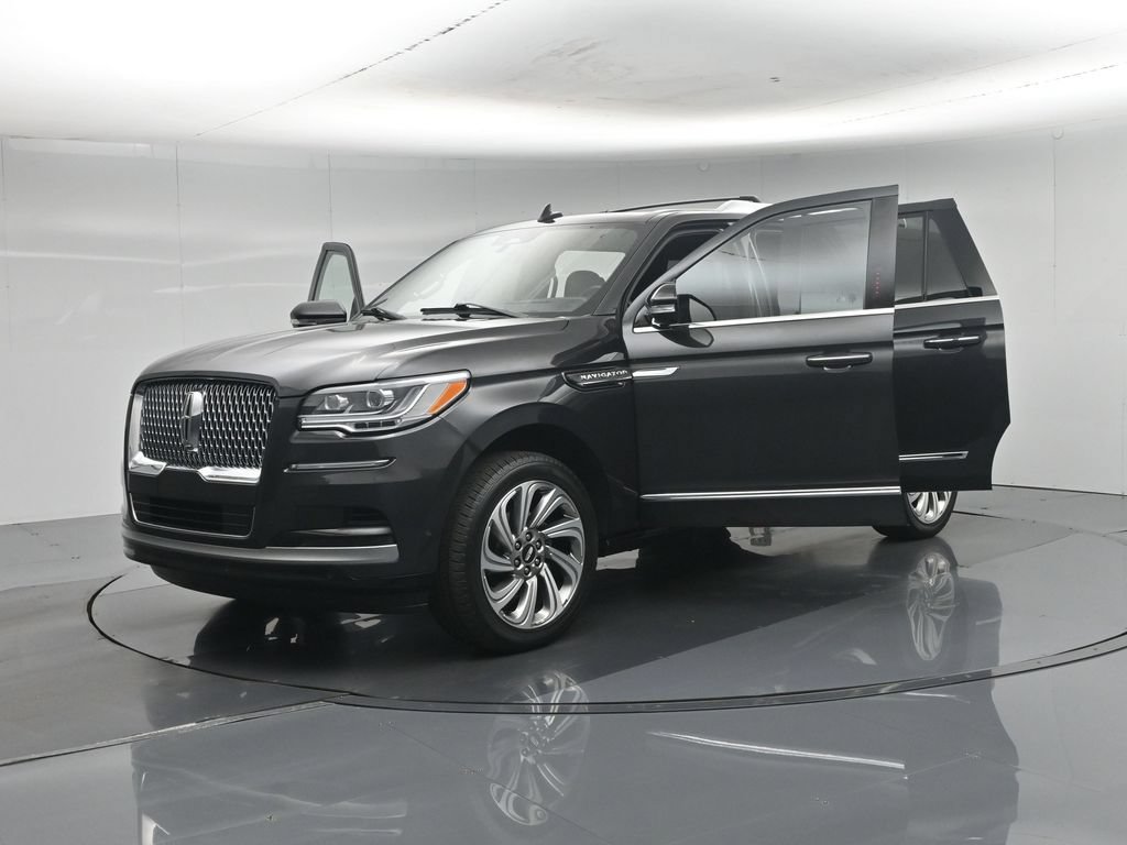 Used 2023 Lincoln Navigator L Reserve AWD/4WD image 34