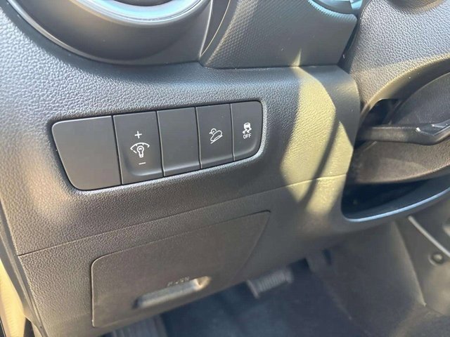 Used 2023 Hyundai Kona SEL w/ Cargo Package image 7