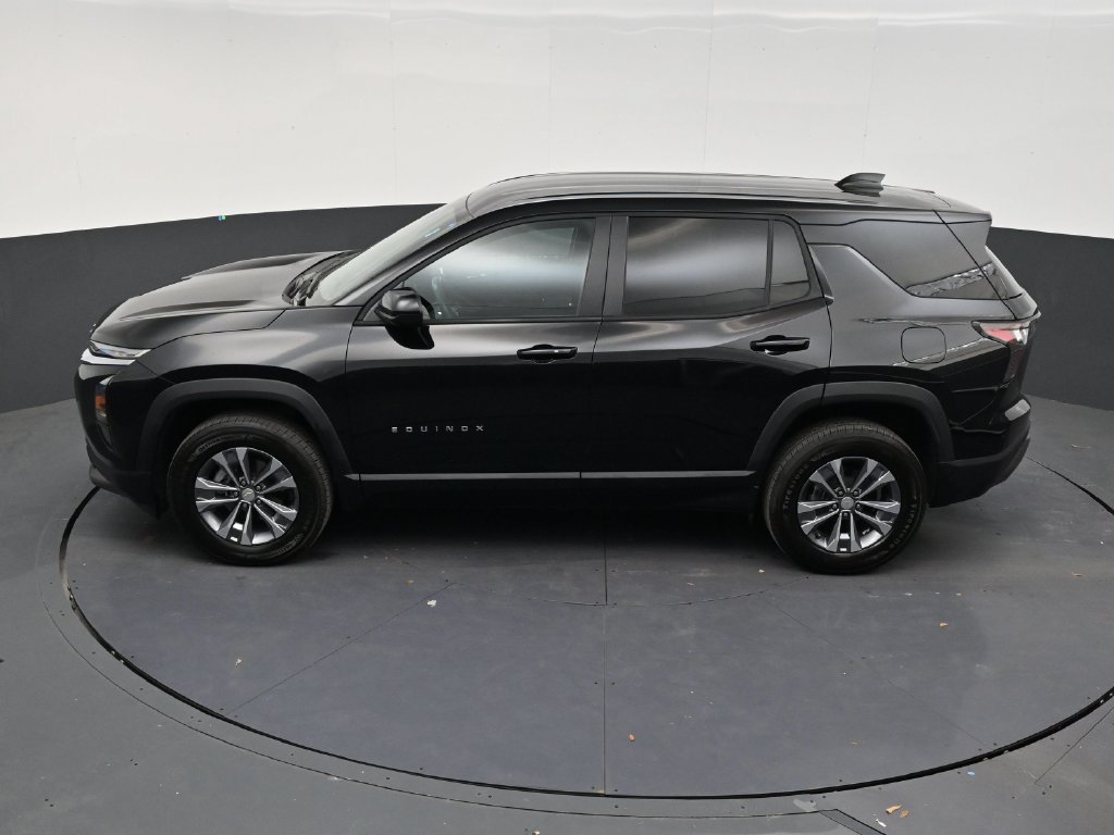 Used 2026 Chevrolet Equinox LT w/ Safety and Technology Package FWD image 13