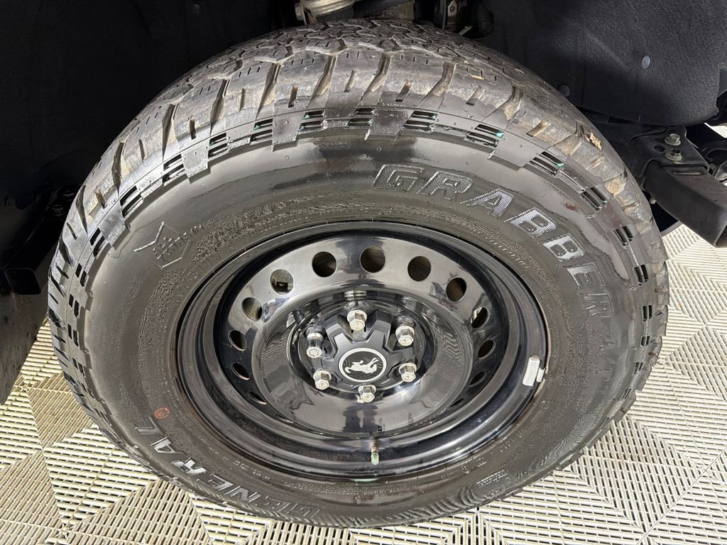 Used 2021 Ford Bronco Black Diamond image 12