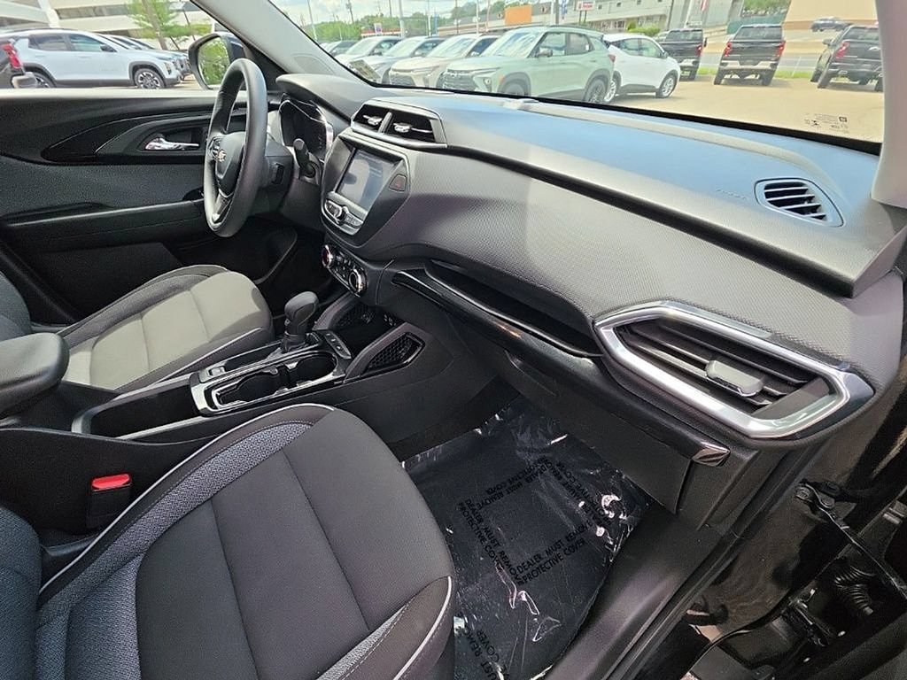 Used 2023 Chevrolet TrailBlazer LT FWD image 26