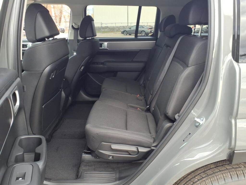 New 2026 Hyundai Santa Fe SE image 7