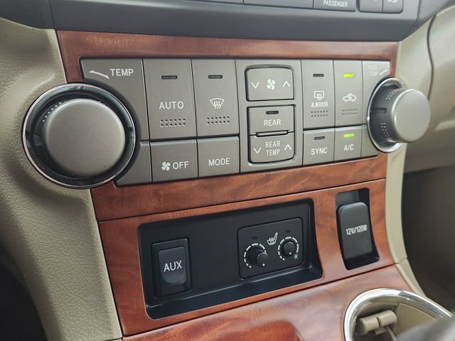 Used 2010 Toyota Highlander Limited w/ Extra Value Pkg 8 AWD/4WD image 27