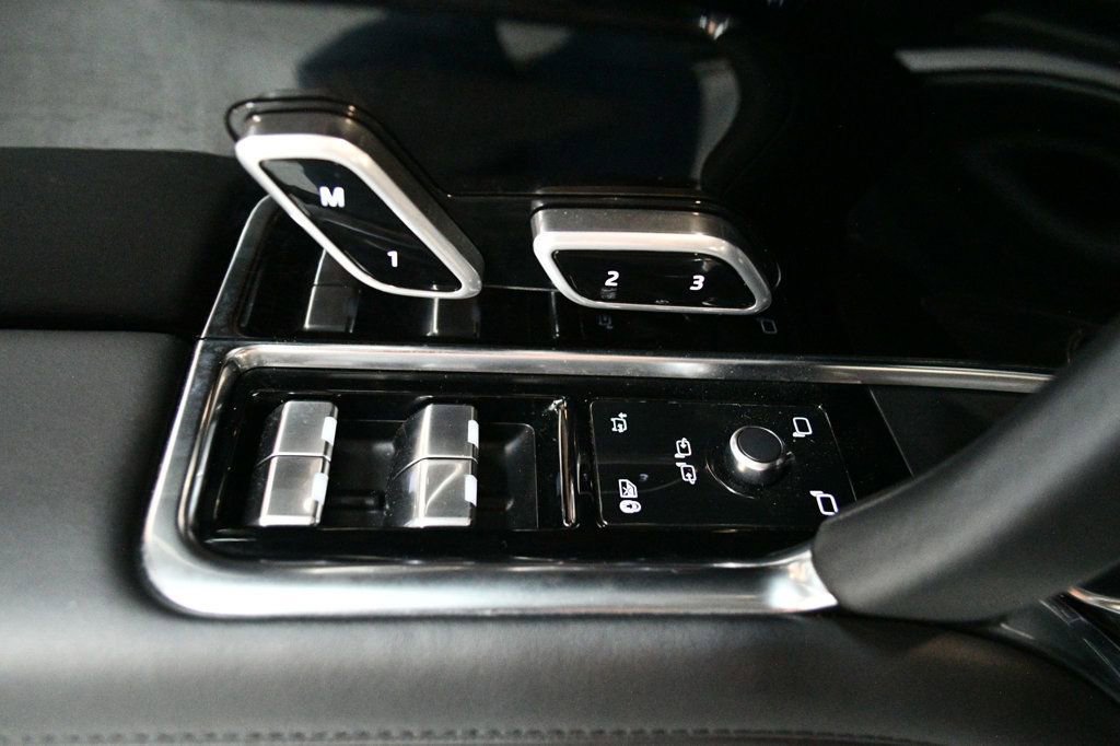 Used 2023 Land Rover Range Rover SE image 76