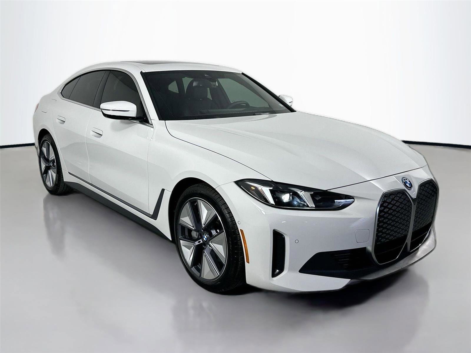 Used 2025 BMW i4 xDrive40i w/ Premium Package image 4