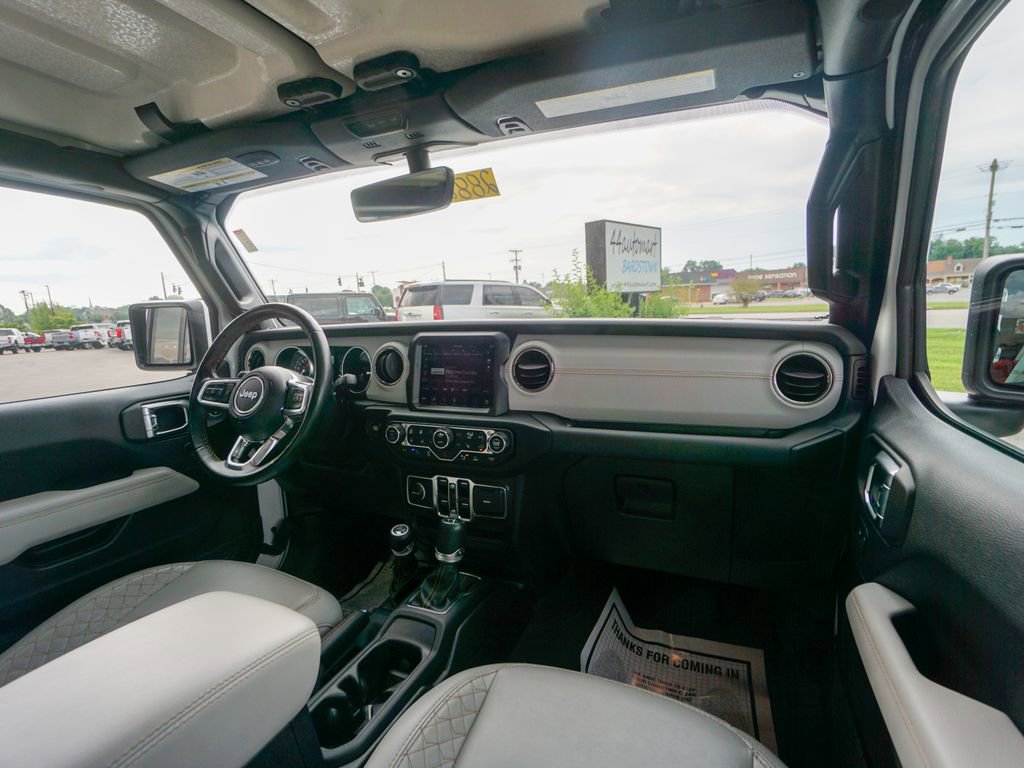 Used 2021 Jeep Wrangler Unlimited Sahara image 28