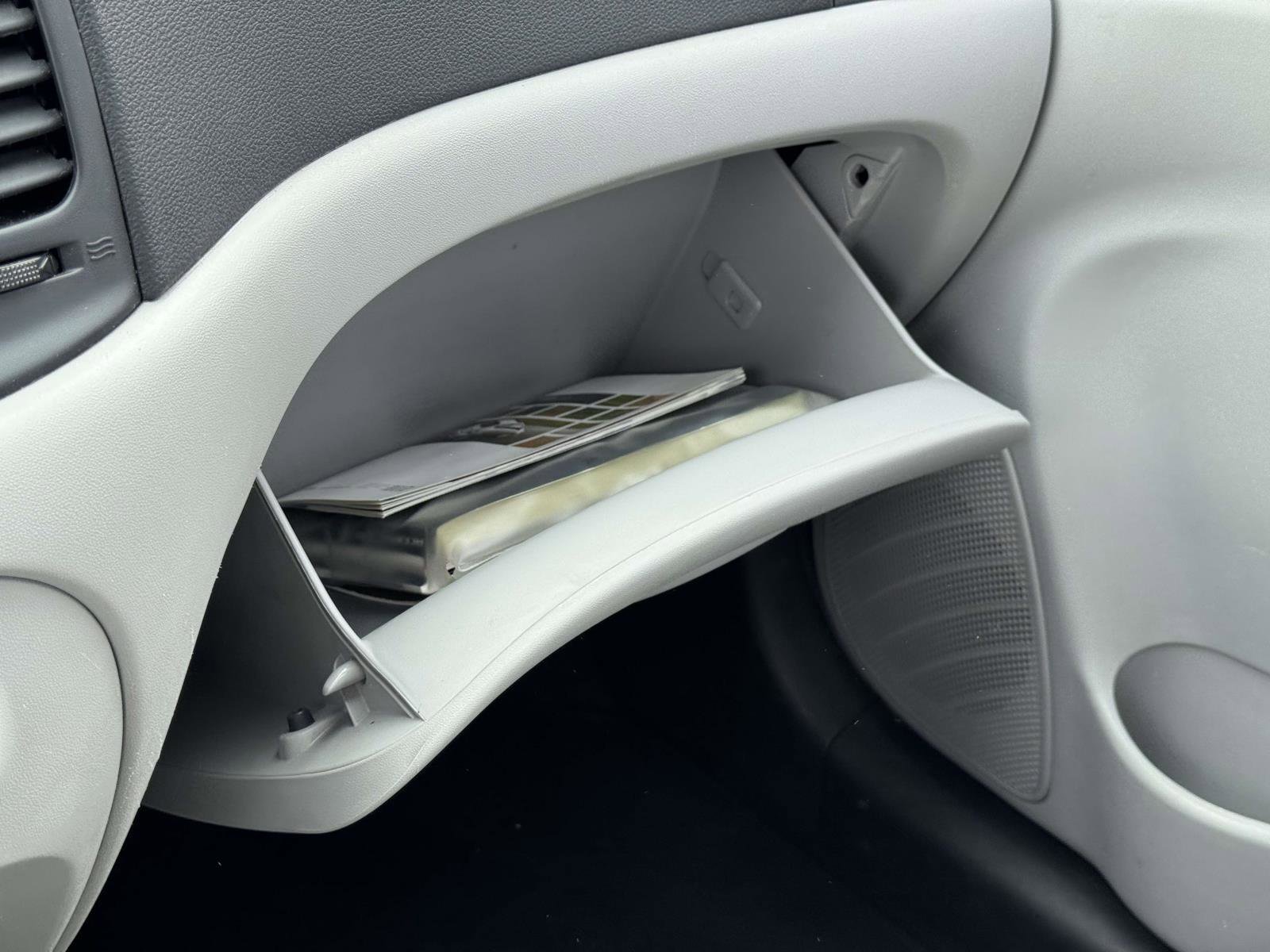 Used 2010 Hyundai Accent GLS image 29