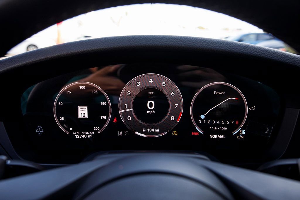 Used 2025 Porsche 911 Carrera RWD image 15