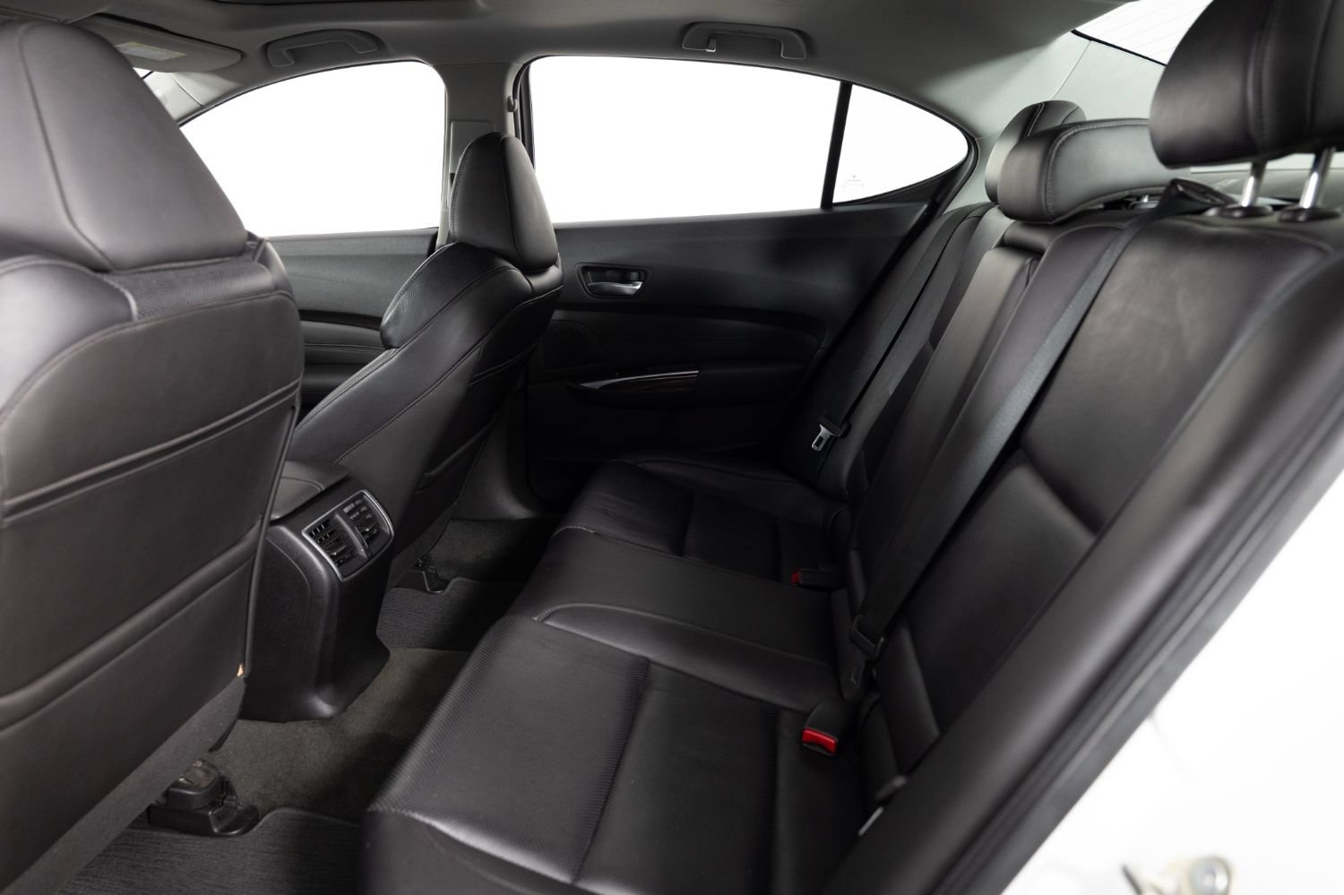 Used 2016 Acura TLX w/ Technology Package FWD image 18
