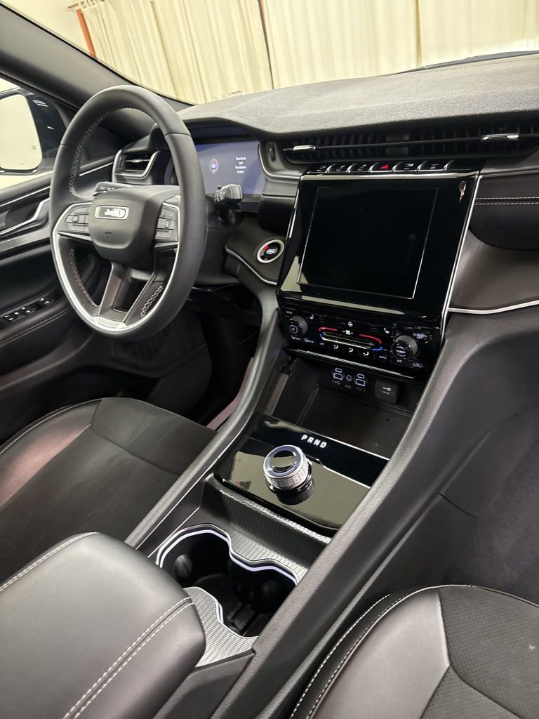 Used 2024 Jeep Grand Cherokee L Laredo image 28
