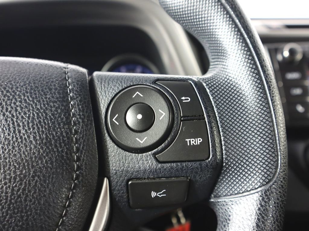 Used 2018 Toyota RAV4 LE AWD/4WD image 14