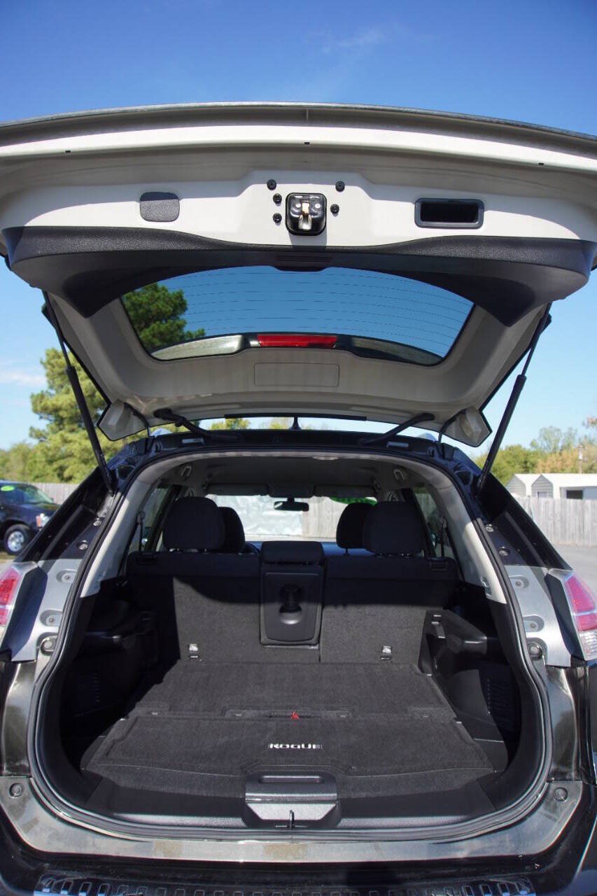Used 2016 Nissan Rogue SV FWD image 12