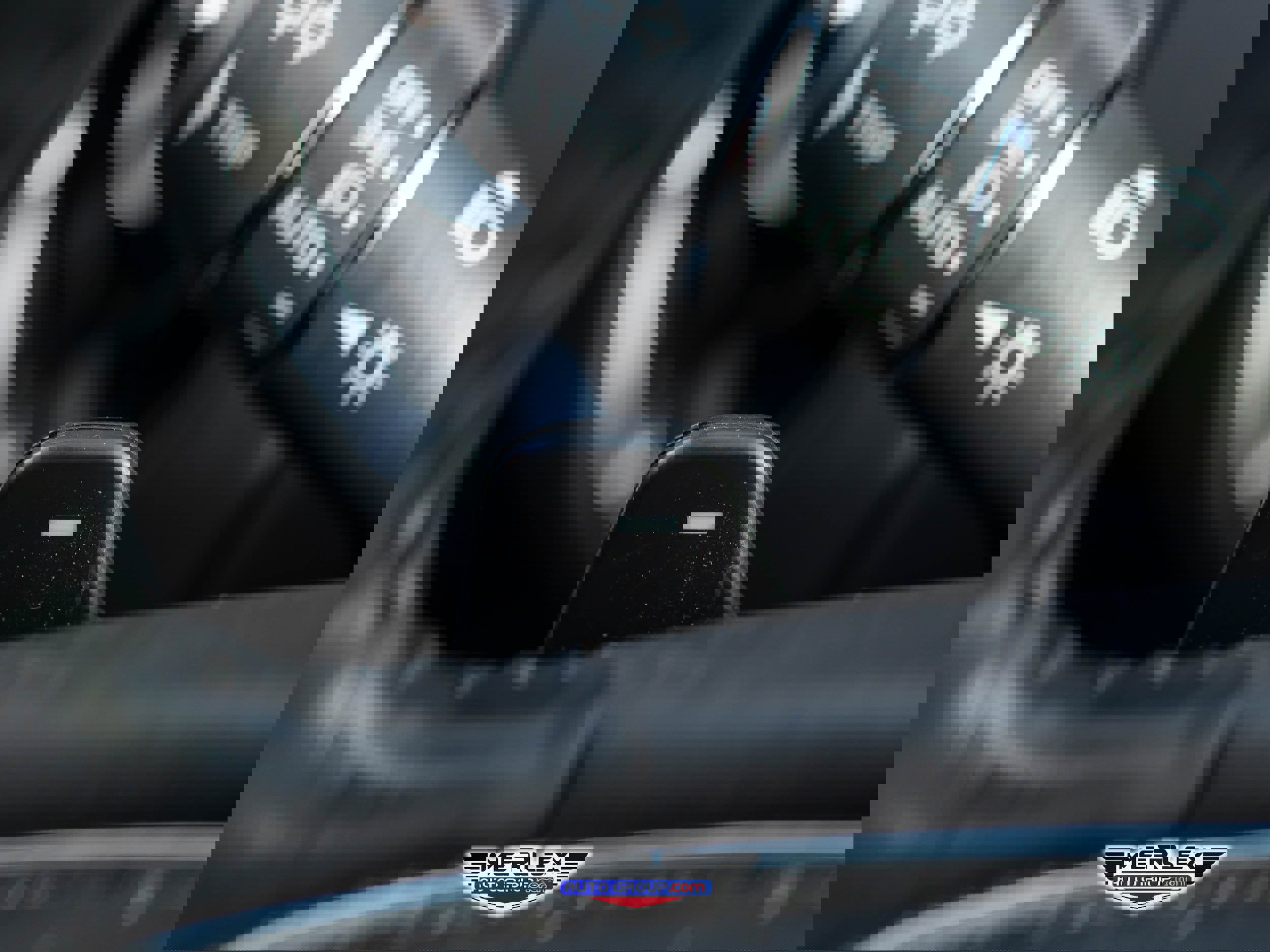 Used 2019 Jaguar XJ R-Sport image 28