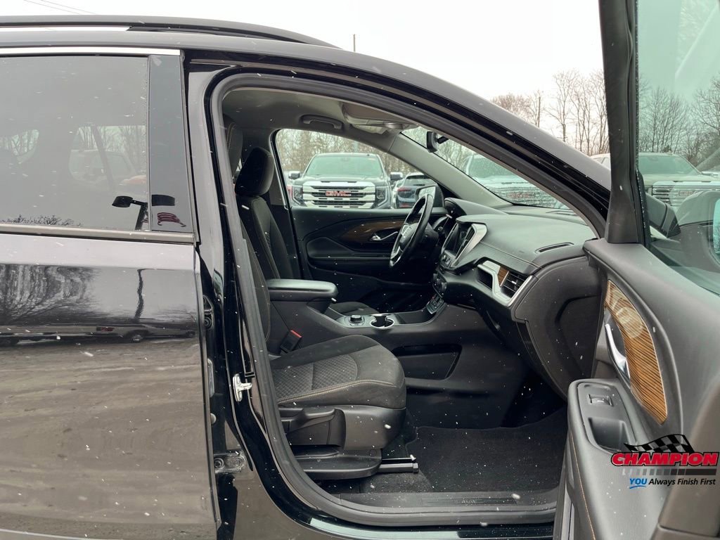 Used 2018 GMC Terrain SLE w/ Driver Convenience Package AWD/4WD image 38