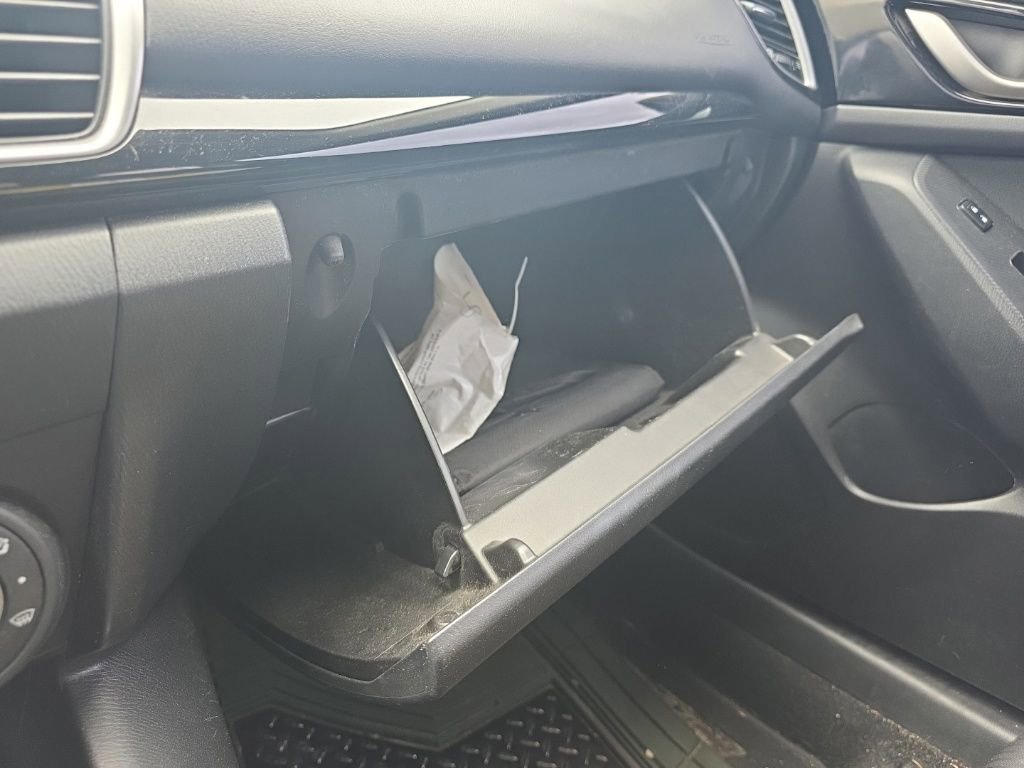 Used 2016 MAZDA MAZDA3 i Touring image 33