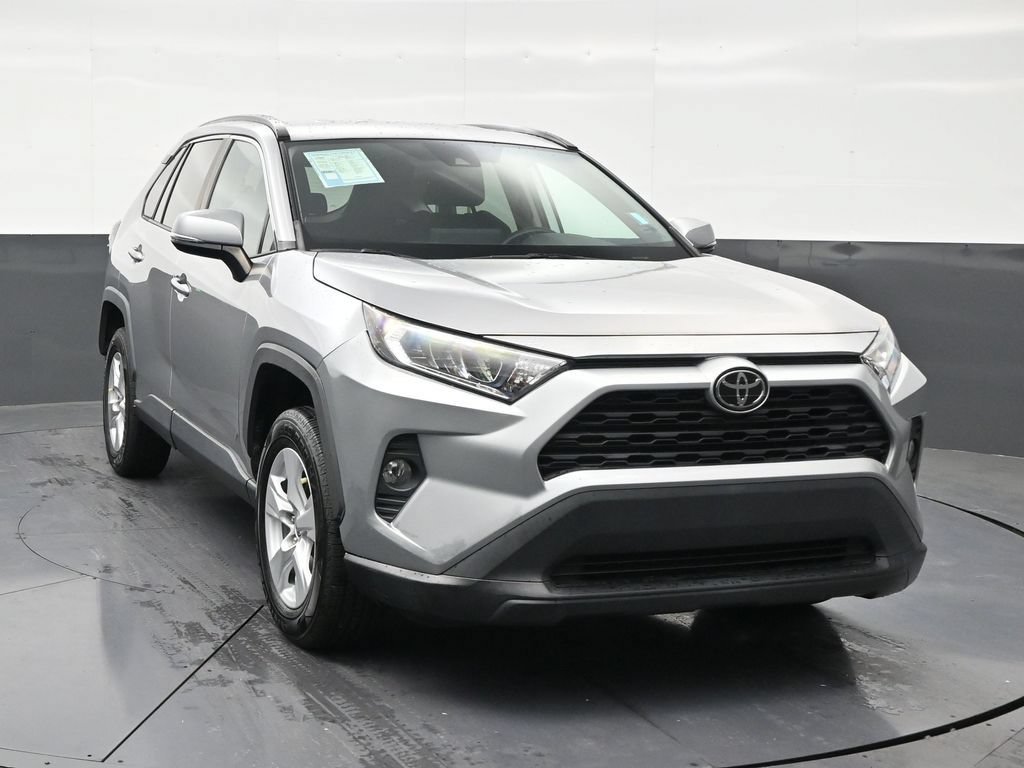 Used 2021 Toyota RAV4 XLE FWD image 7