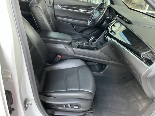 Used 2020 Cadillac XT6 Premium Luxury AWD/4WD image 23