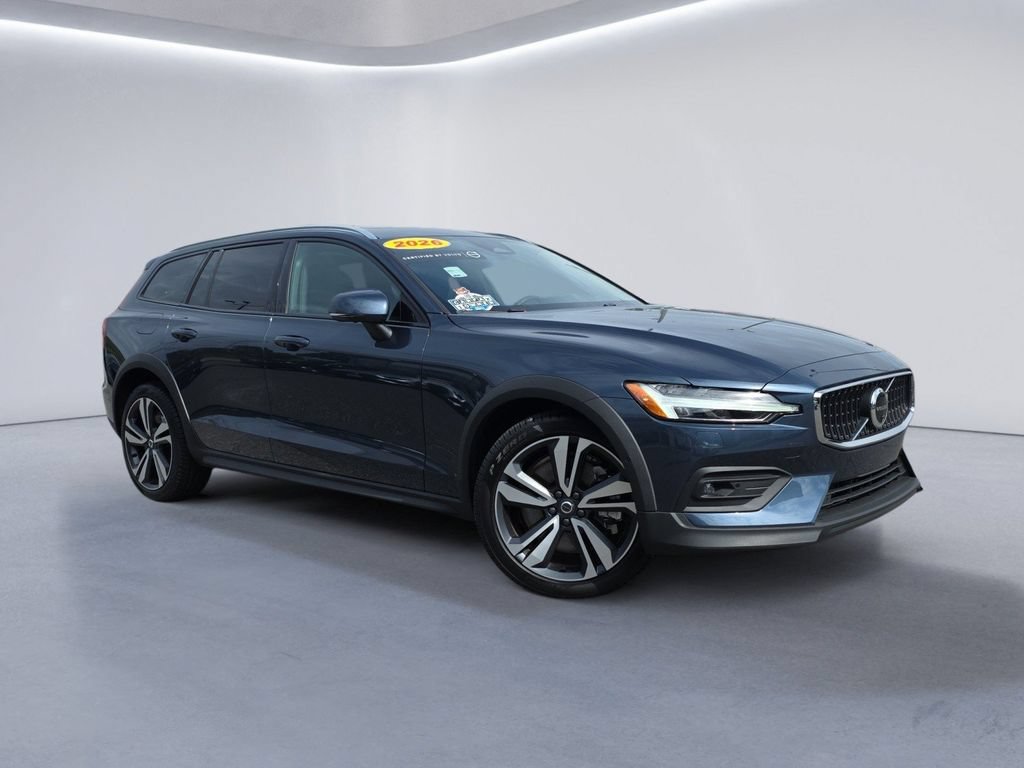 Used 2026 Volvo V60 B5 Cross Country Plus AWD/4WD image 2