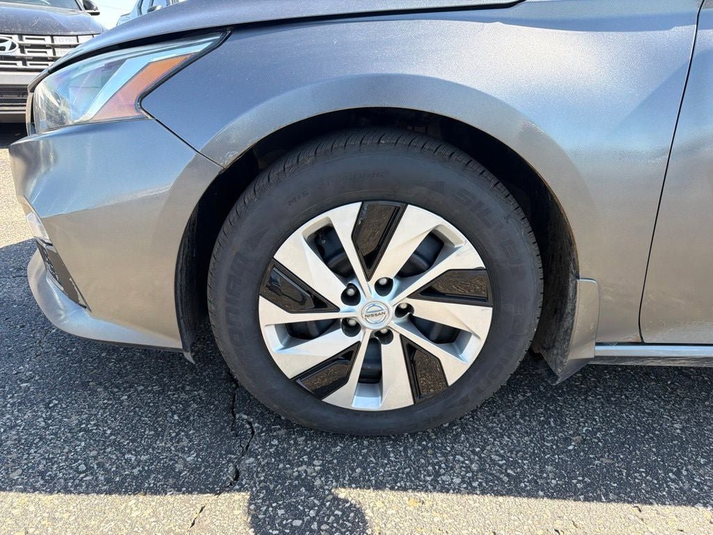 Used 2019 Nissan Altima 2.5 S FWD image 2