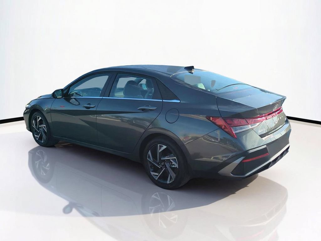 New 2026 Hyundai Elantra Limited FWD image 7