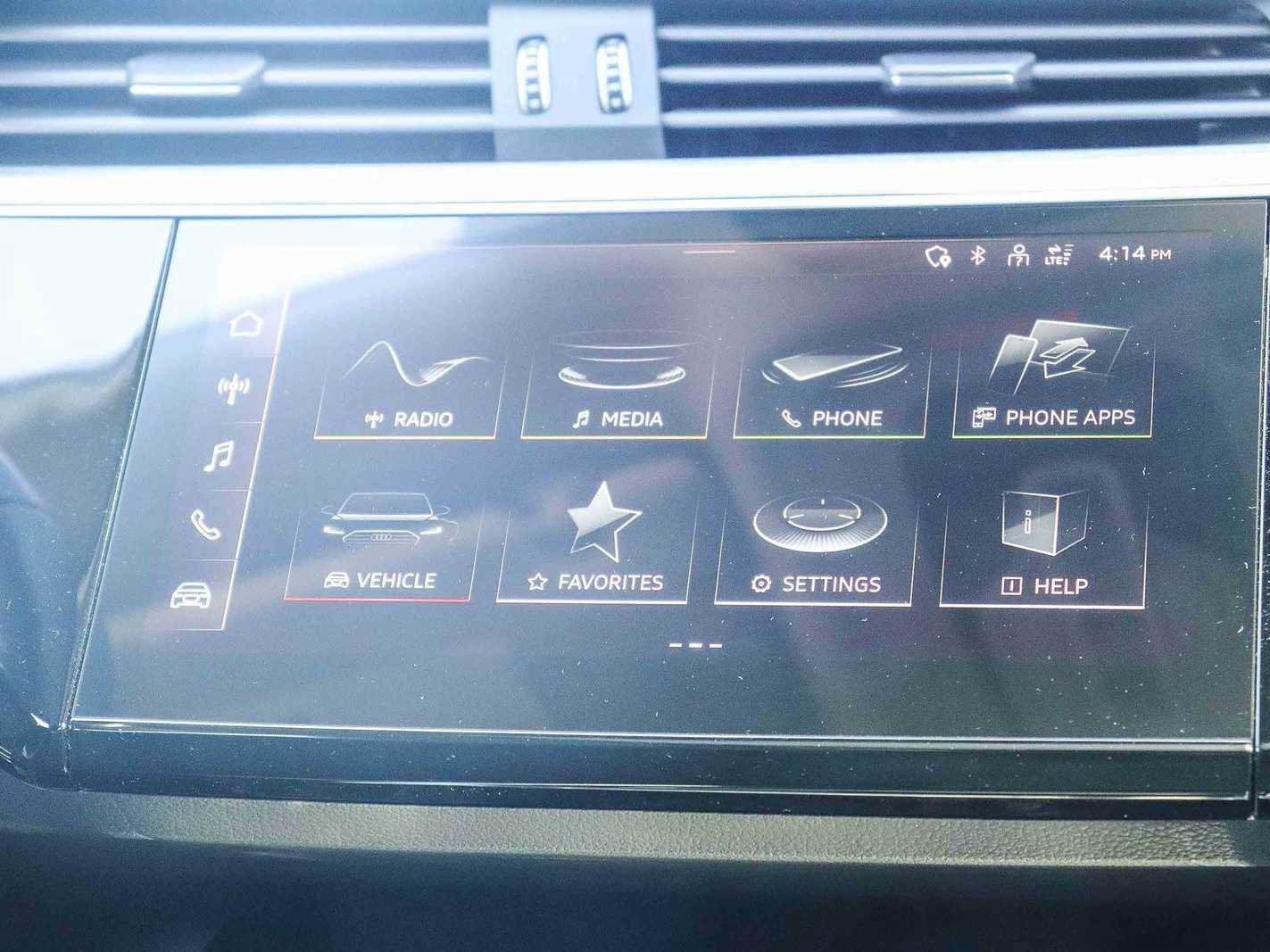 Used 2024 Audi Q8 e-tron Premium Plus AWD/4WD image 15