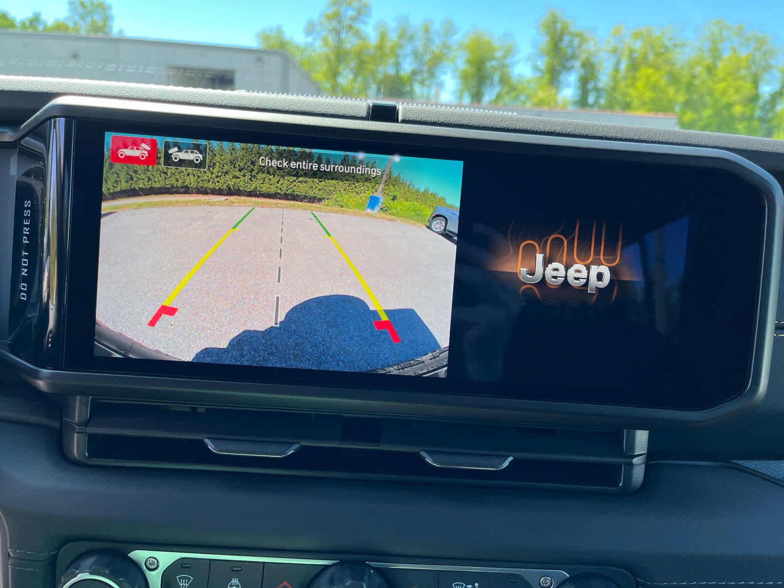 New 2026 Jeep Wrangler Unlimited Sahara AWD/4WD image 16