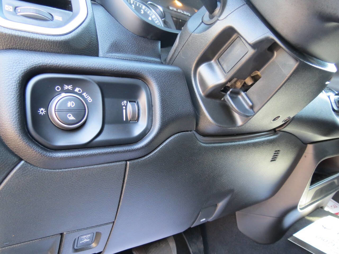 Used 2024 RAM 2500 Big Horn w/ Protection Group AWD/4WD image 19
