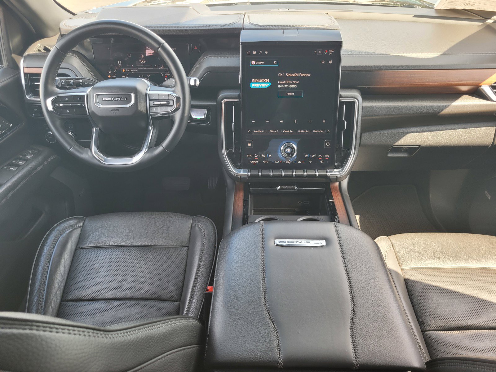Used 2025 GMC Yukon Denali AWD/4WD image 13